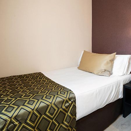 Hotel Catalonia Park Putxet Barcellona Esterno foto
