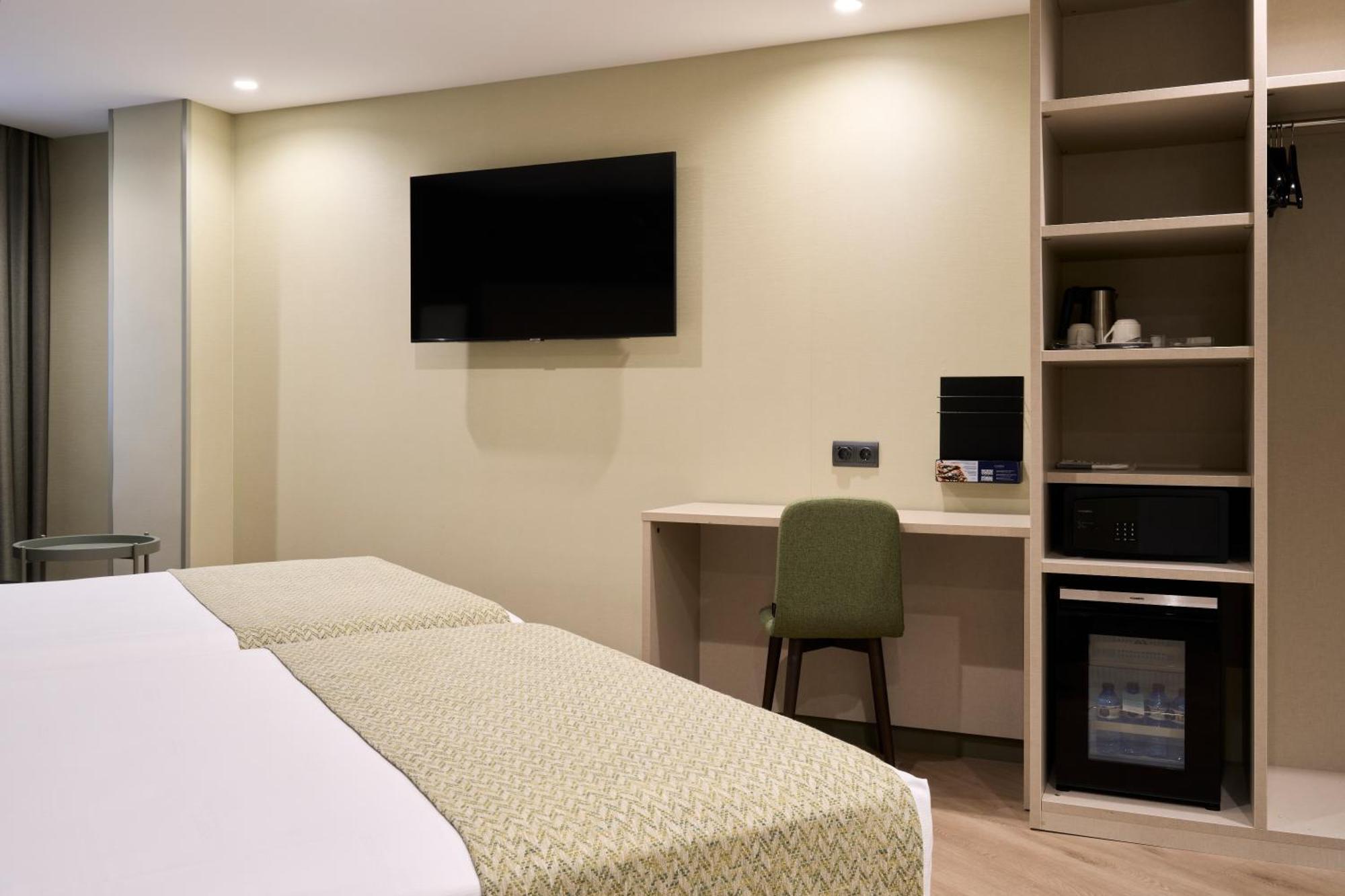 Hotel Catalonia Park Putxet Barcellona Esterno foto