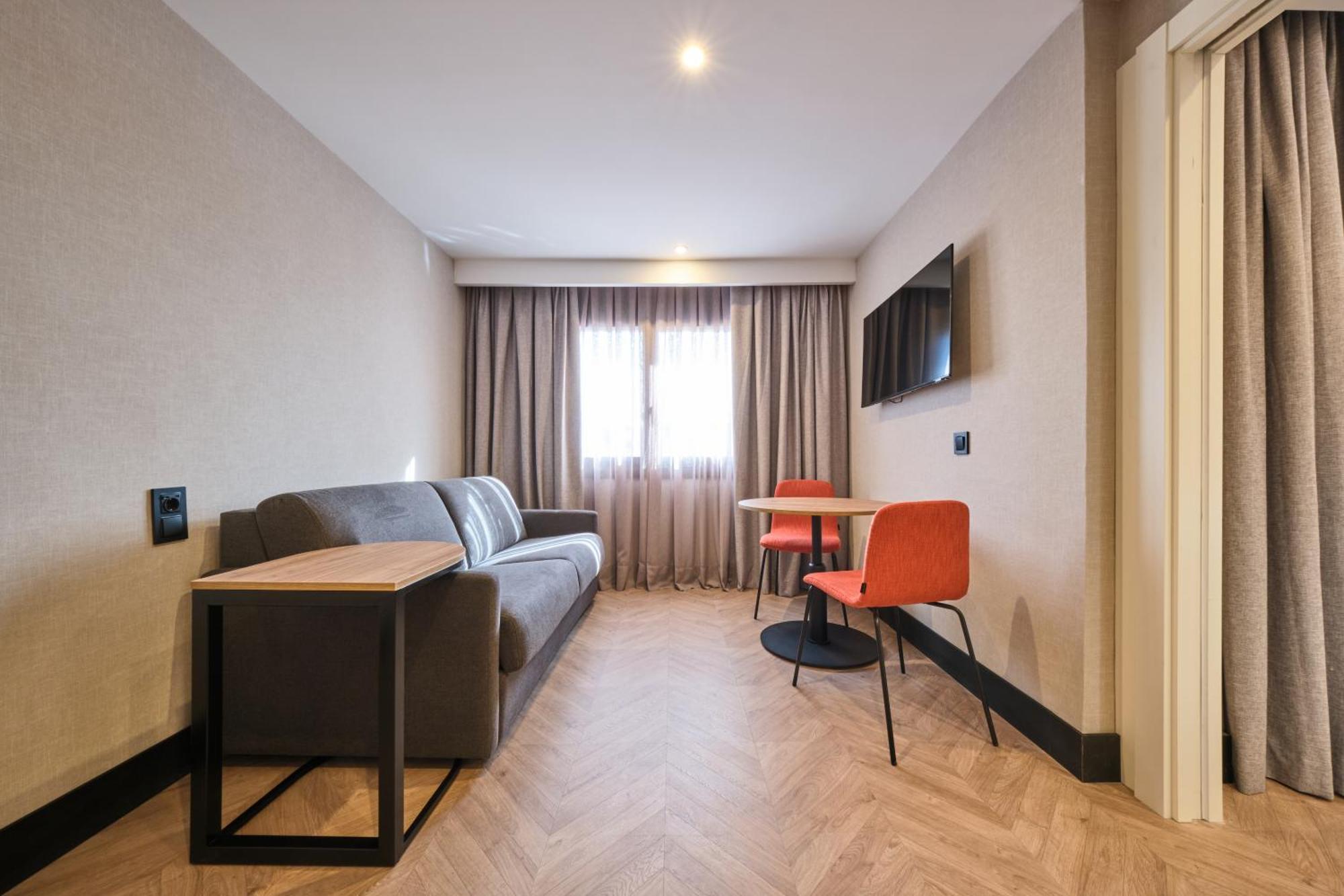 Hotel Catalonia Park Putxet Barcellona Esterno foto