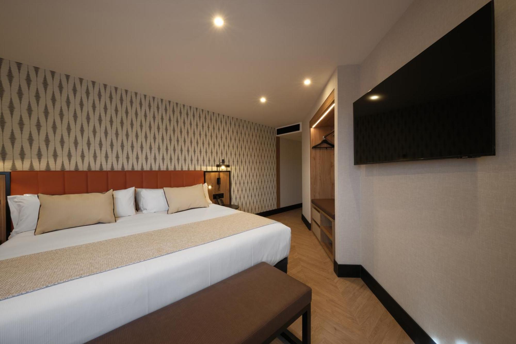 Hotel Catalonia Park Putxet Barcellona Esterno foto