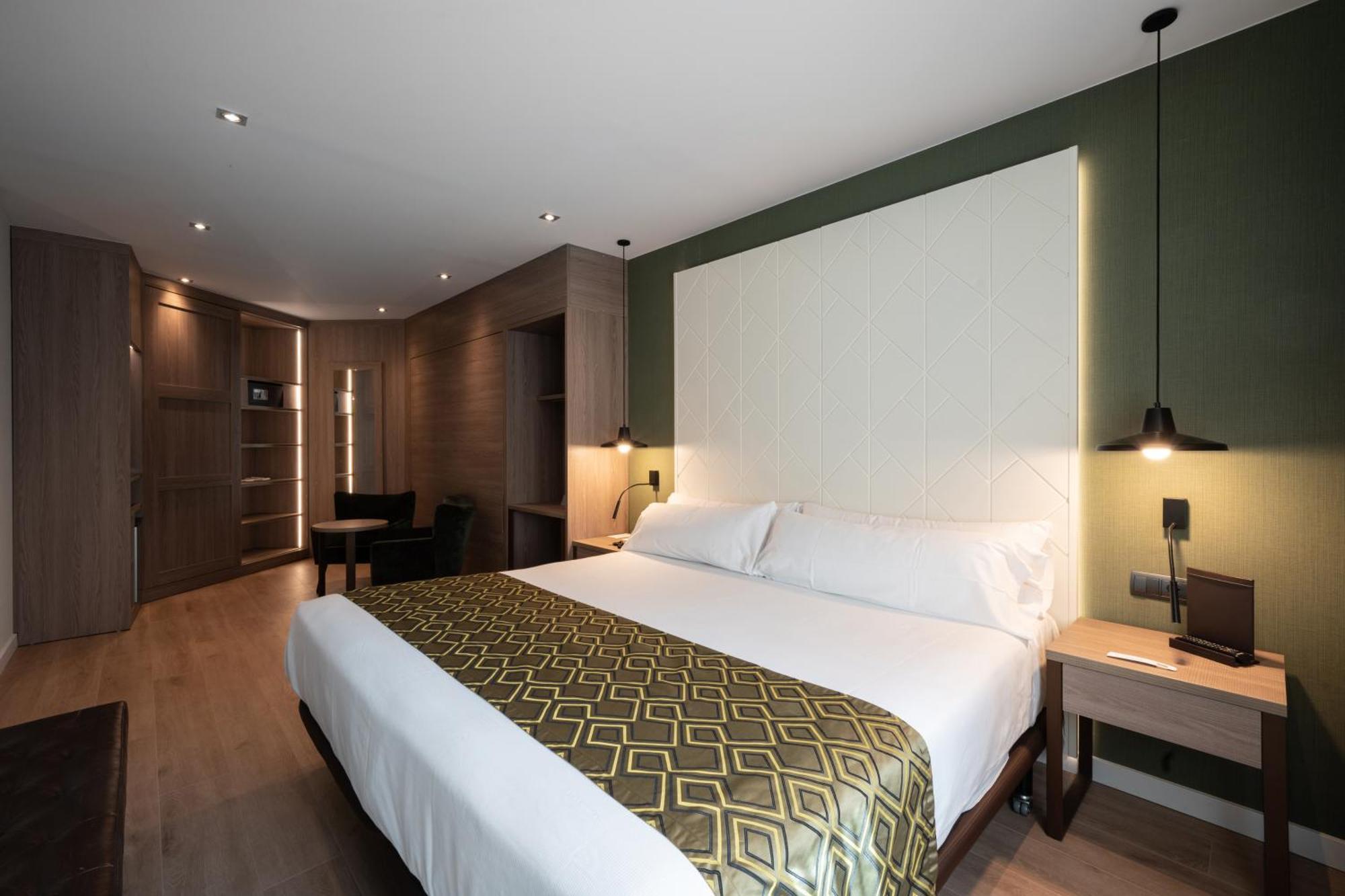 Hotel Catalonia Park Putxet Barcellona Esterno foto