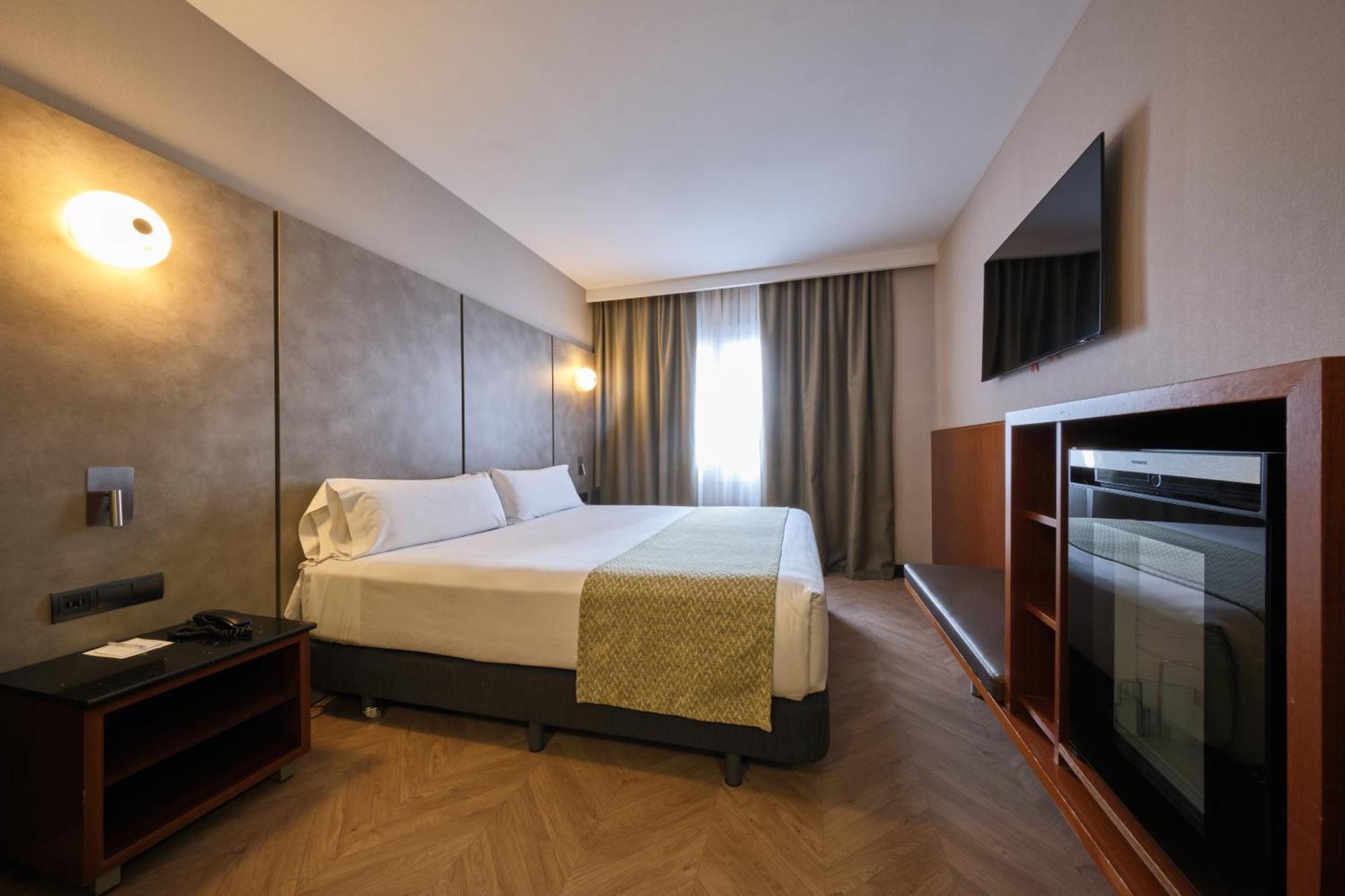 Hotel Catalonia Park Putxet Barcellona Esterno foto