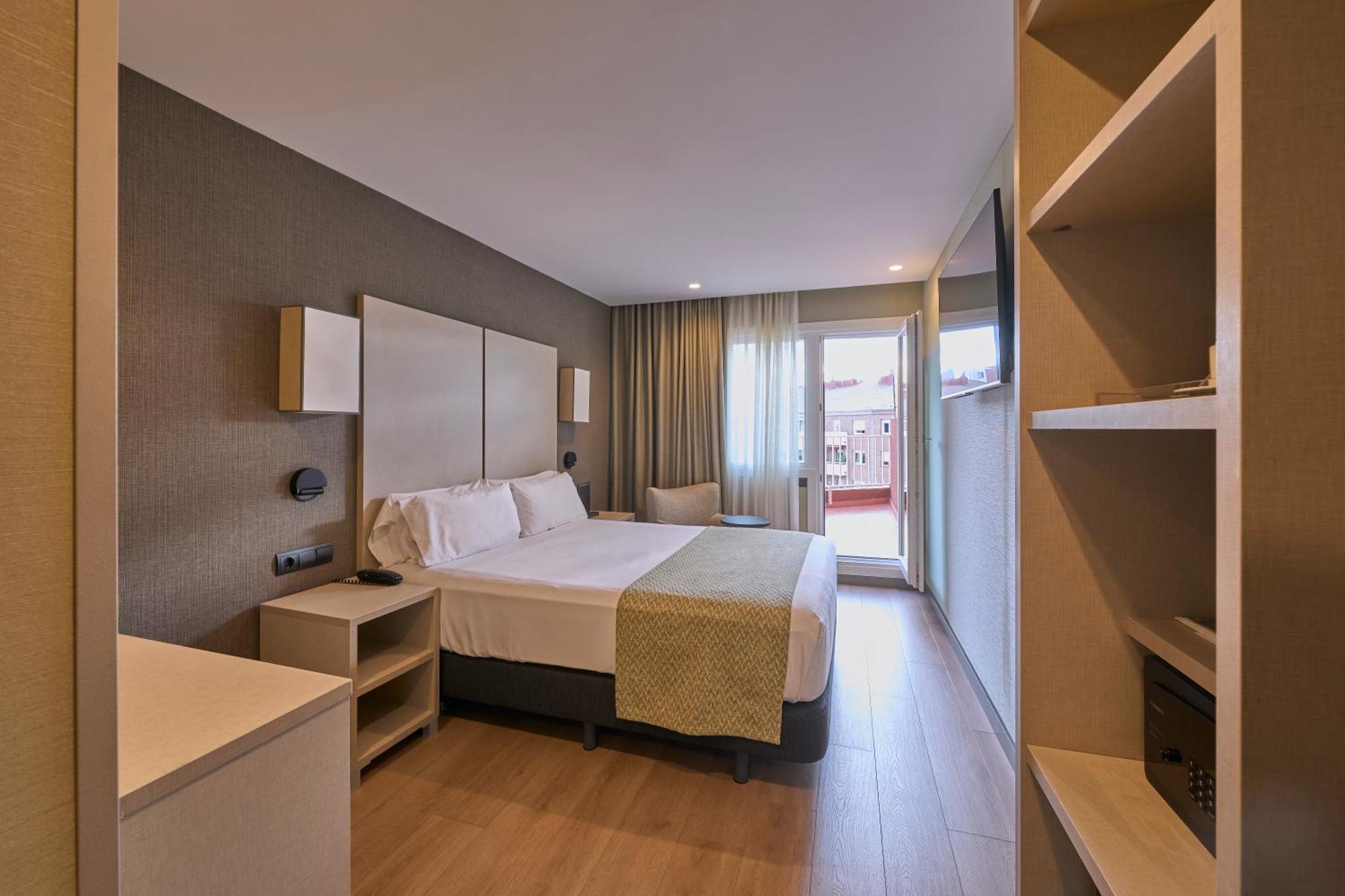 Hotel Catalonia Park Putxet Barcellona Esterno foto