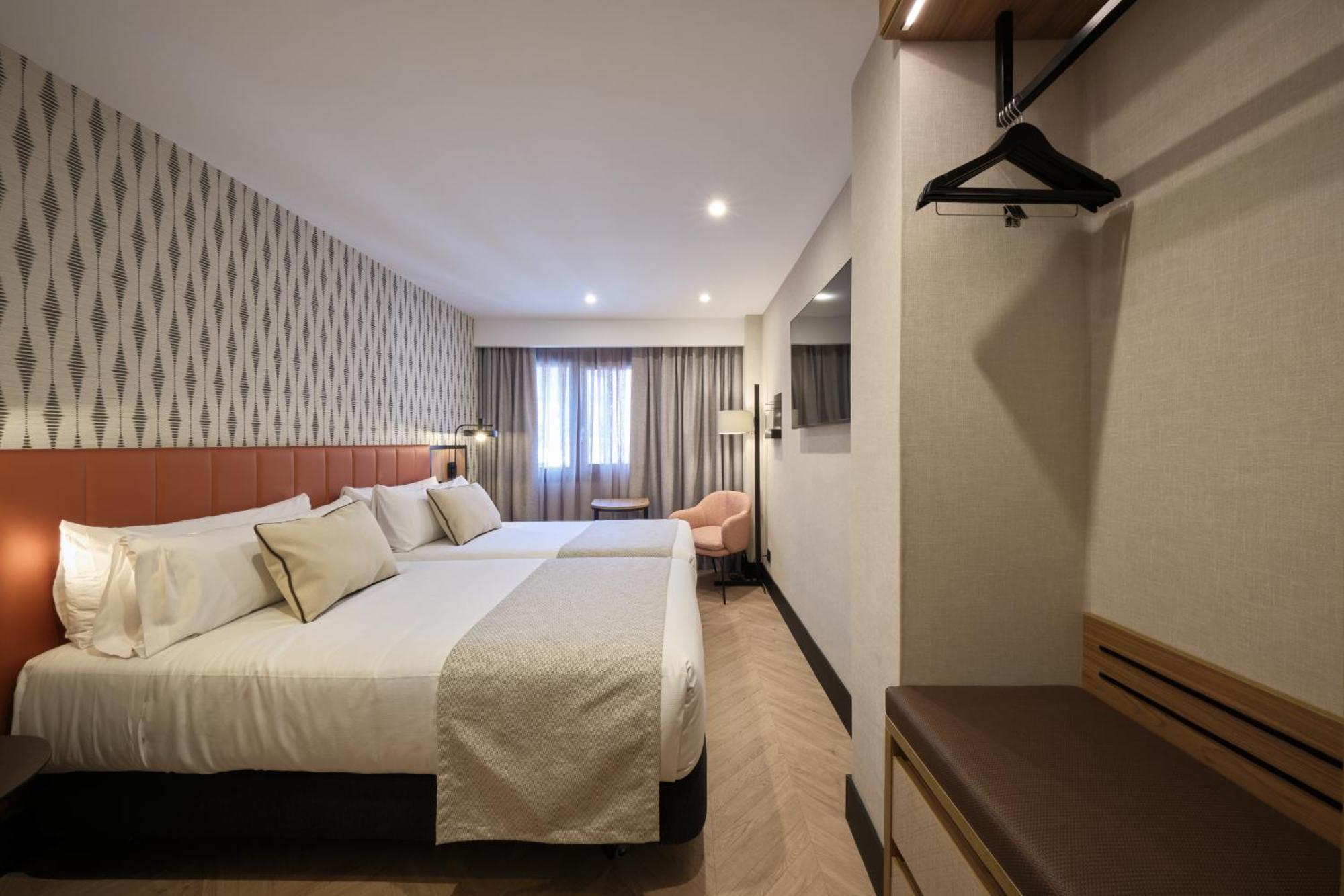 Hotel Catalonia Park Putxet Barcellona Esterno foto