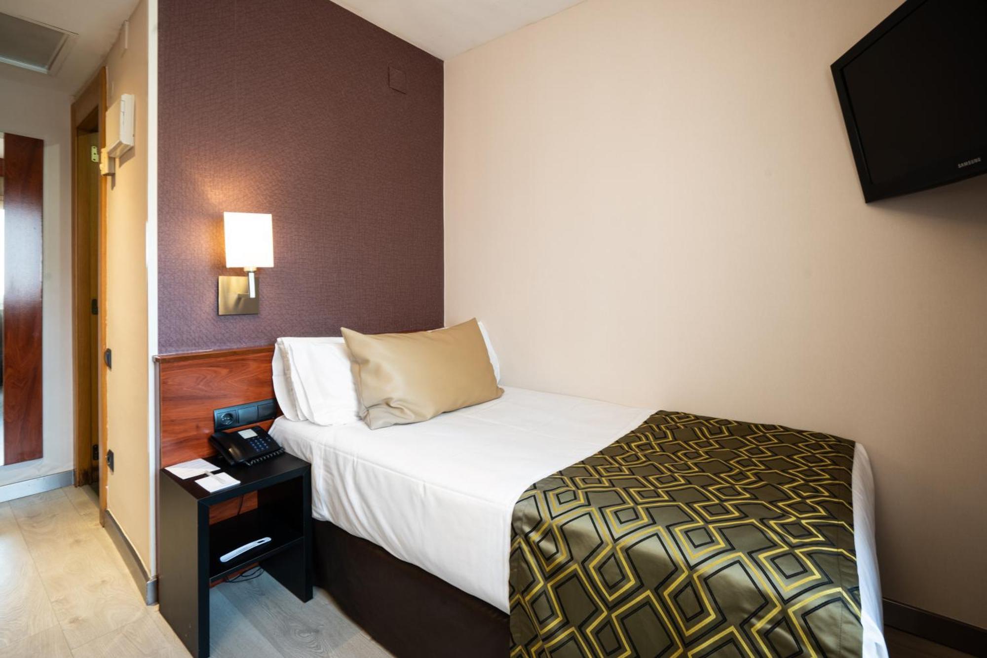 Hotel Catalonia Park Putxet Barcellona Esterno foto