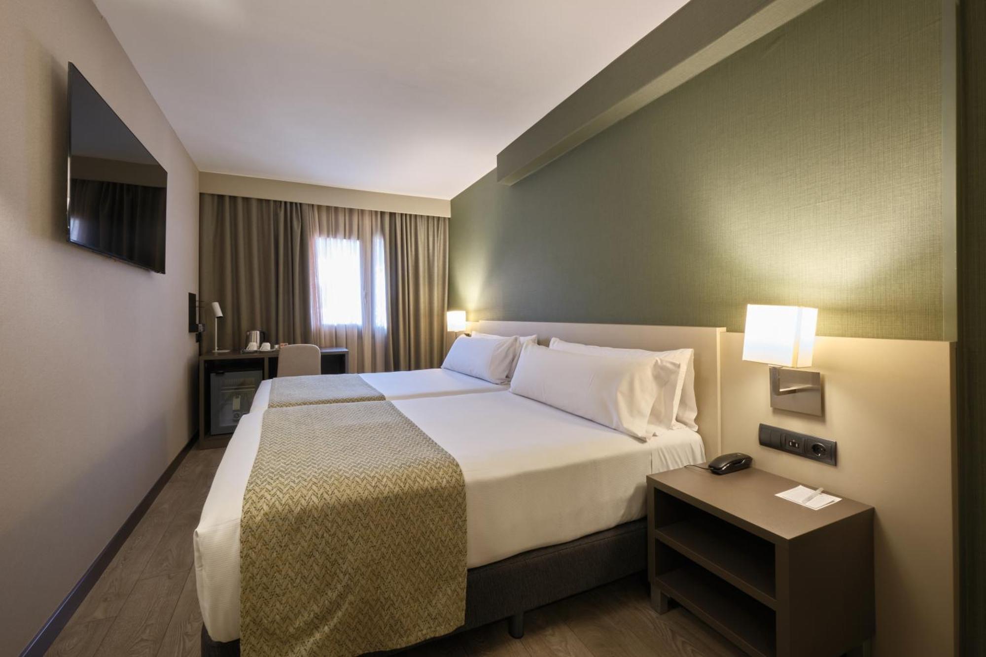 Hotel Catalonia Park Putxet Barcellona Esterno foto
