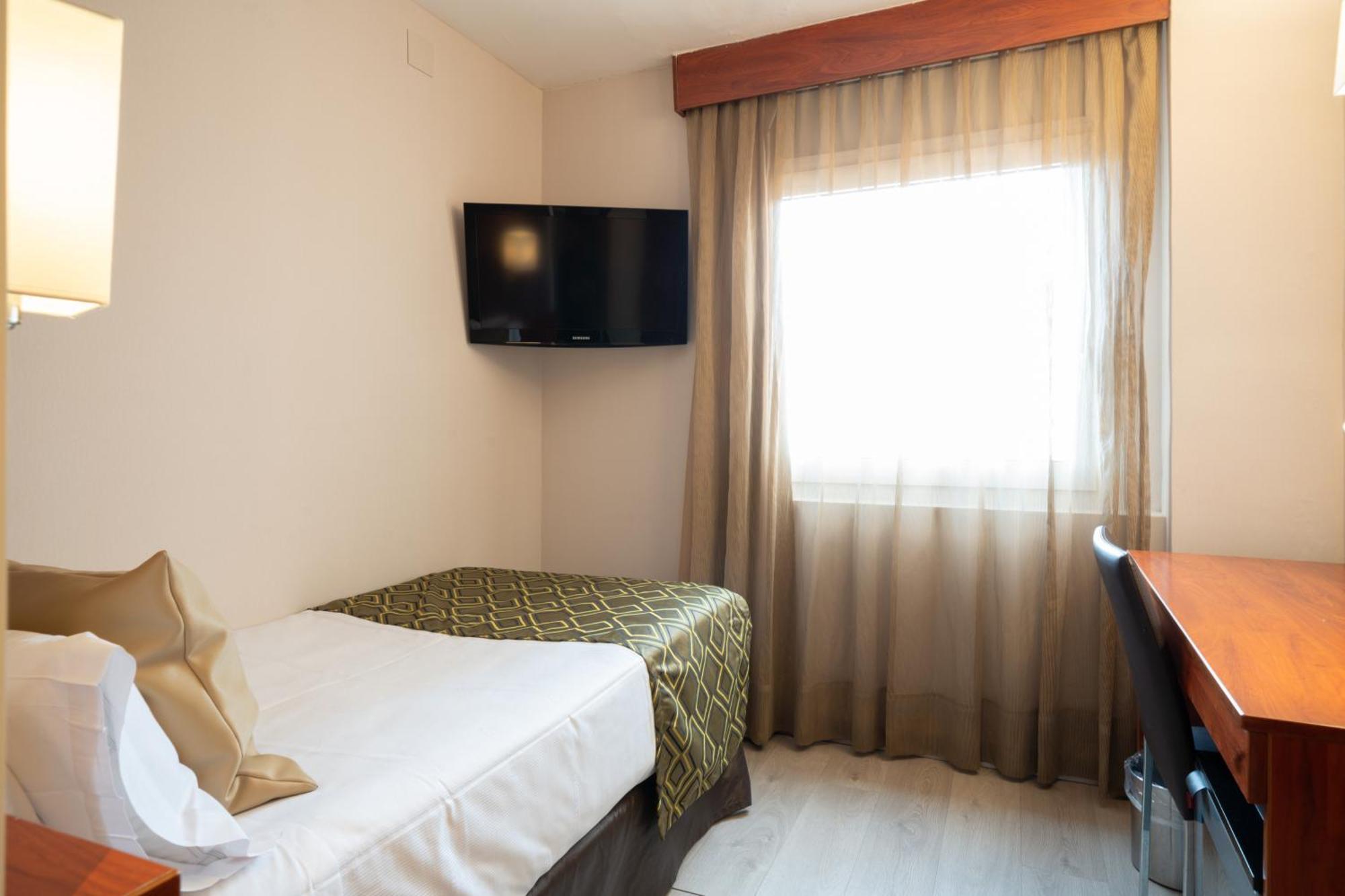 Hotel Catalonia Park Putxet Barcellona Esterno foto