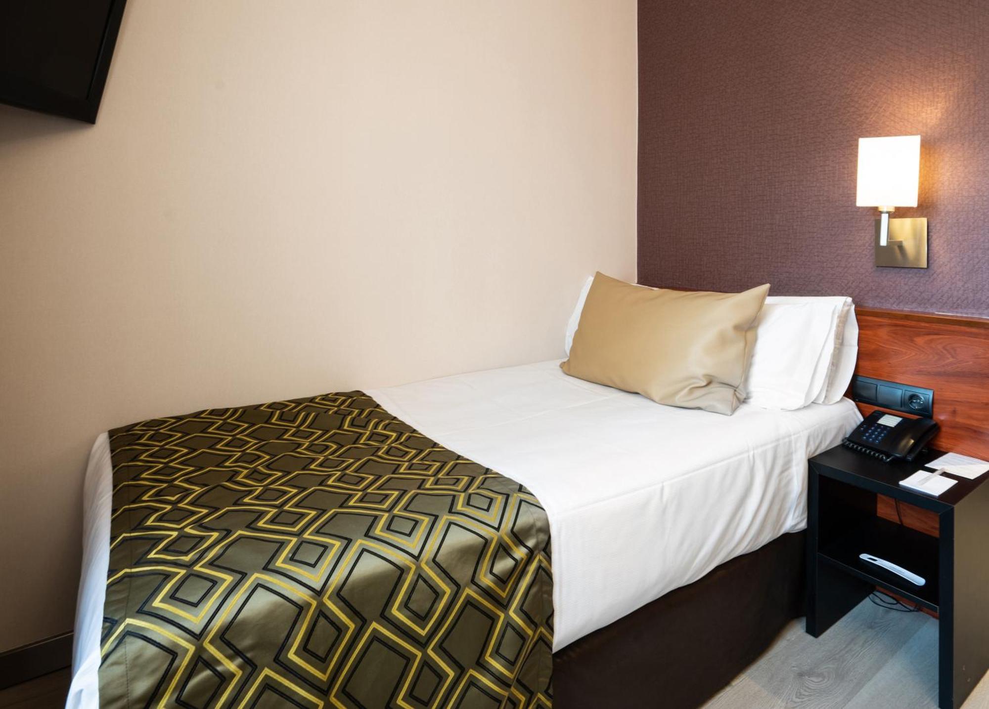 Hotel Catalonia Park Putxet Barcellona Esterno foto